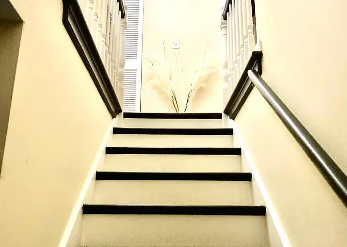 Hospedagem domiciliar B4 A Private In Downtown With Desk And Wi-fi Near Everything Naperville